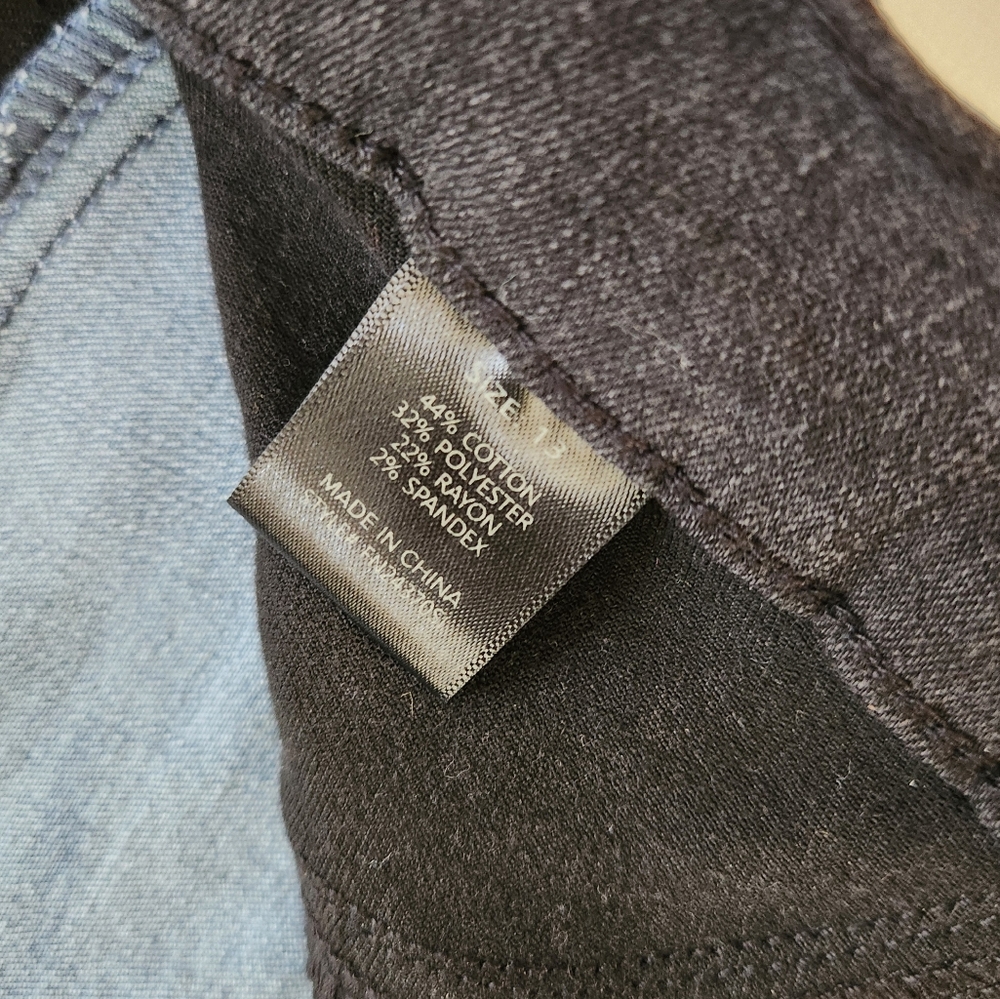 Stylish Blue and Black Women's Jeans - Picture 11 of 16
